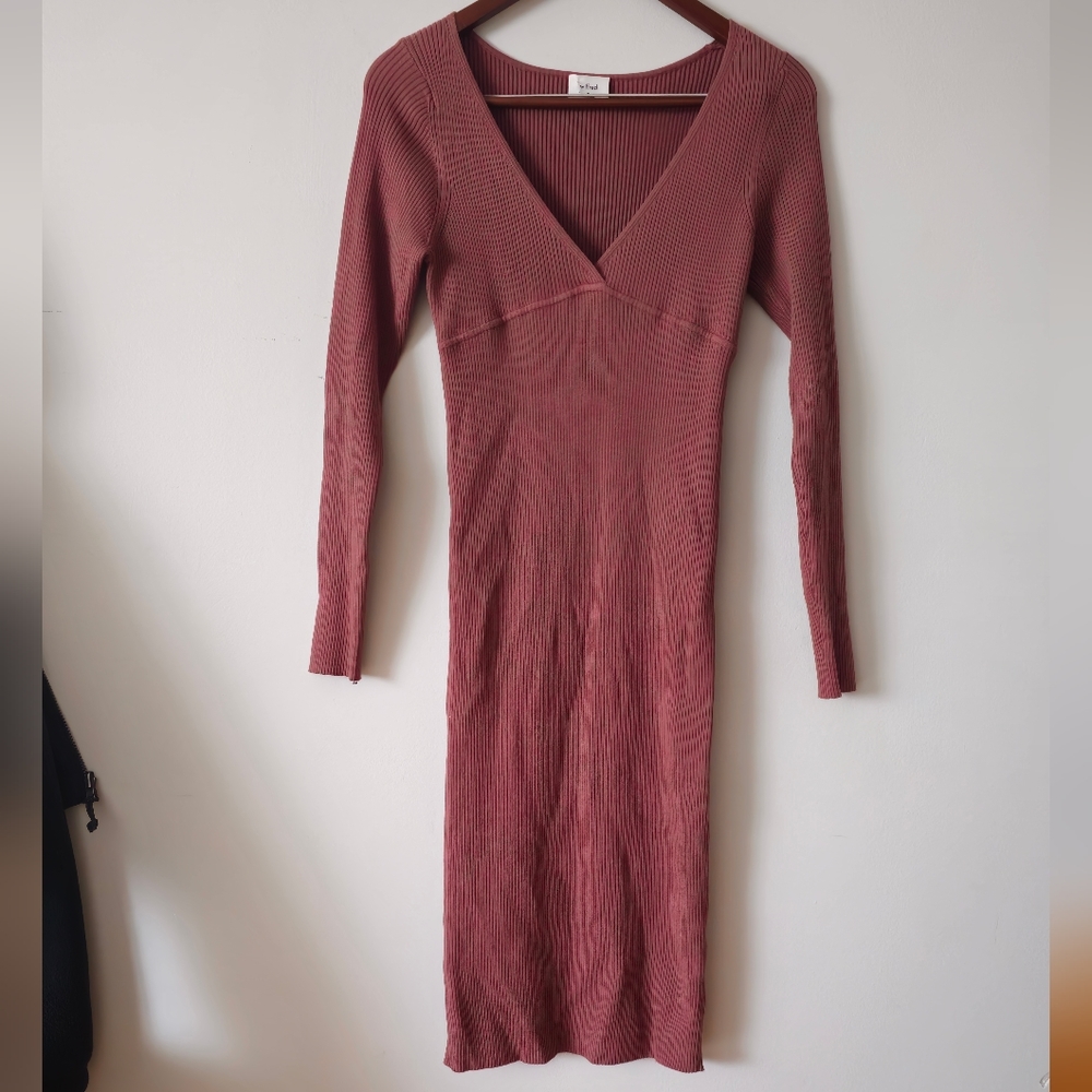 Aritzia wilfred bodycon sweater dress
